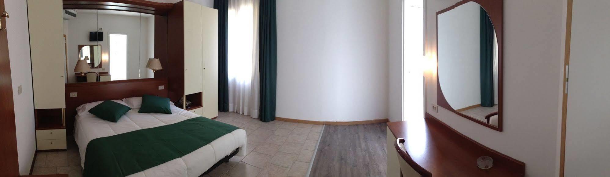 Hotel Austria Caorle Exterior foto