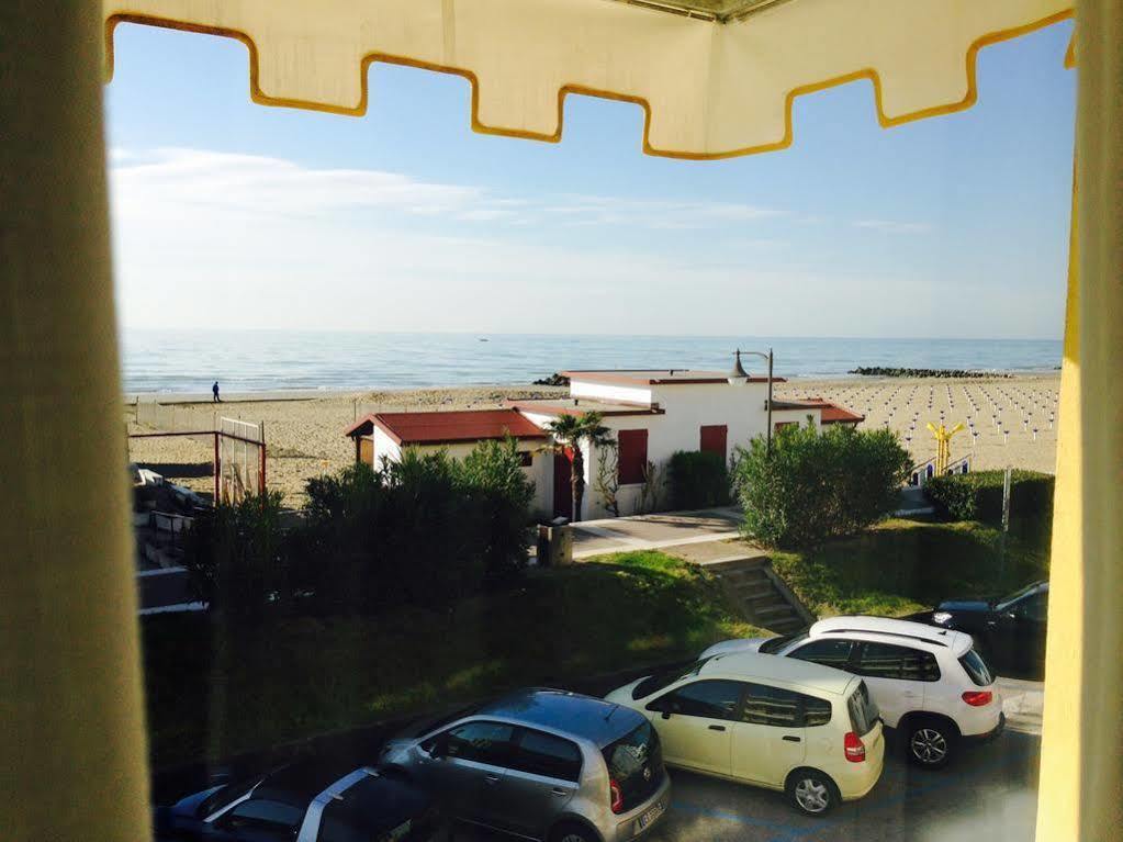 Hotel Austria Caorle Exterior foto