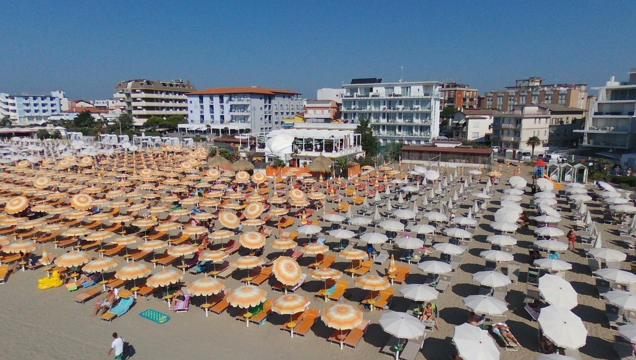 Hotel Austria Caorle Exterior foto